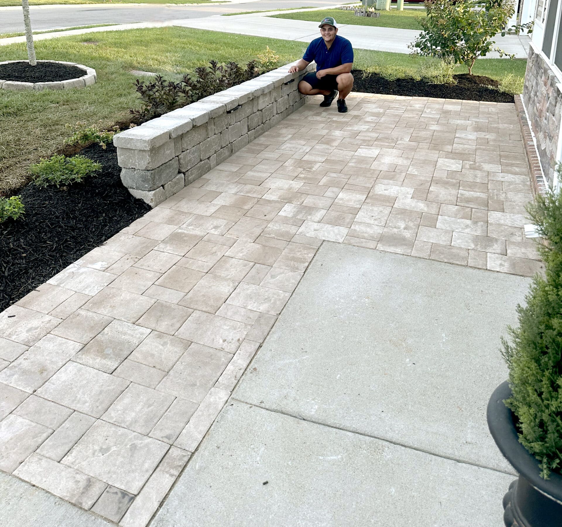 A&S Outdoors - Spring Hill Retaining Wall - Paver Patio